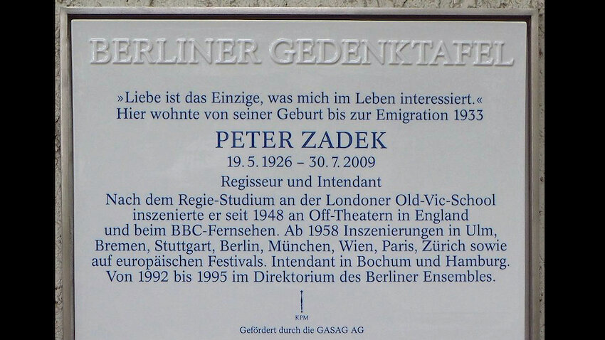 Peter Zadek (1926-2009) hat eine Gedenktafel in Berlin-Wilmersdorf bekommen