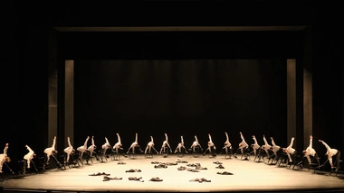 Minus16_Admill Kuyler © Admill Kuyler, Minus 16, O. Naharin
