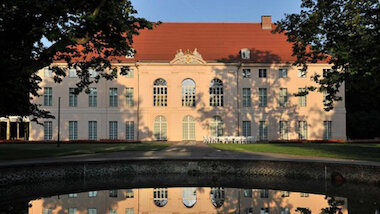 Schloss Schönhausen Gartenseite mit Bassin SPSG_Leo Seidel_1280 © SPSG Leo Seidel