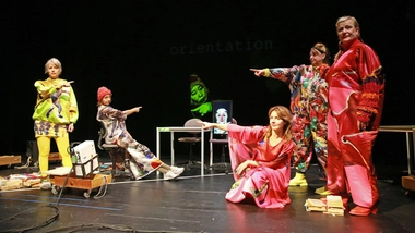 She She Pop MAUERN_DorotheaTuch © Dorothea Tuch