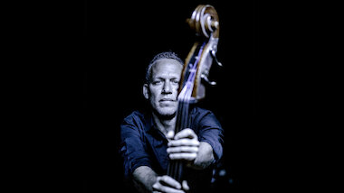 Avishai_Cohen_HR_01_Andreas_Terlaak (1) © Andreas Terlaak