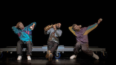 hippana_maleta_runners_stretching_with_sax_photo_by_alex_allison &copy; Alex Allison