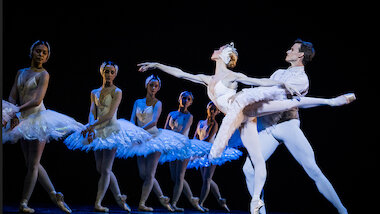 Staatsballett Schwanensee © Yan Revazov